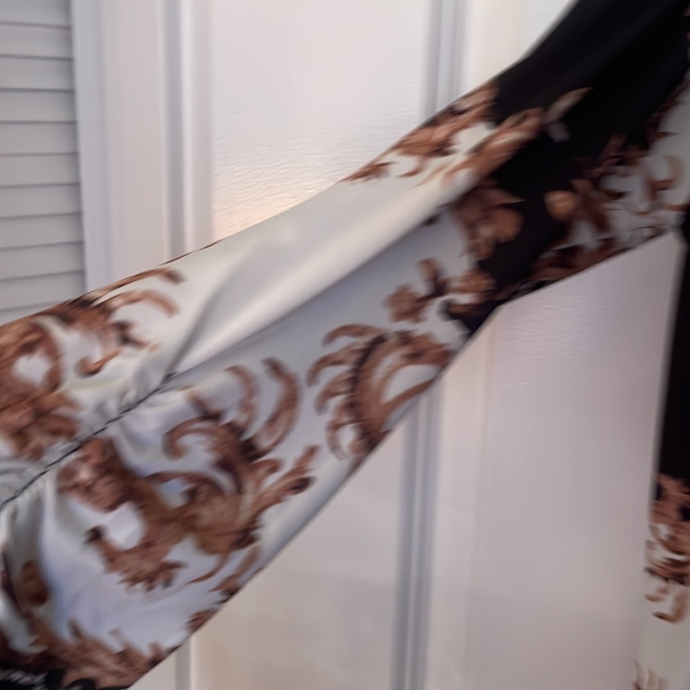 Cold shoulder top - Picture 2 of 5